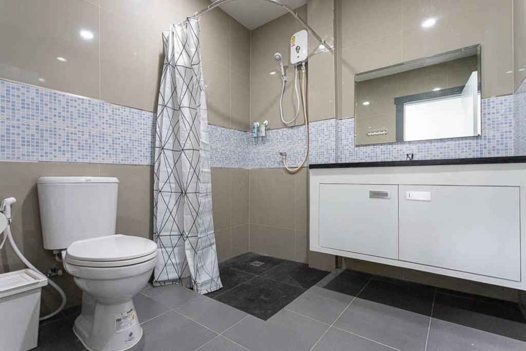 P1 Silom Pan Large Room Full Kitchen Wifi 4-6Pax Банкок Екстериор снимка