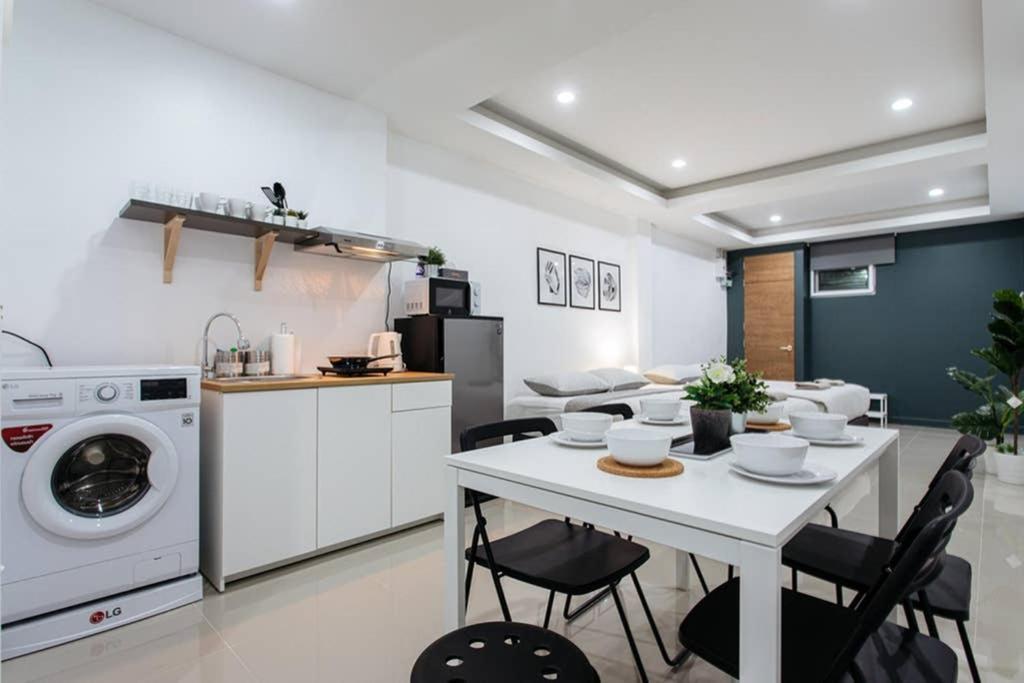 P1 Silom Pan Large Room Full Kitchen Wifi 4-6Pax Банкок Екстериор снимка