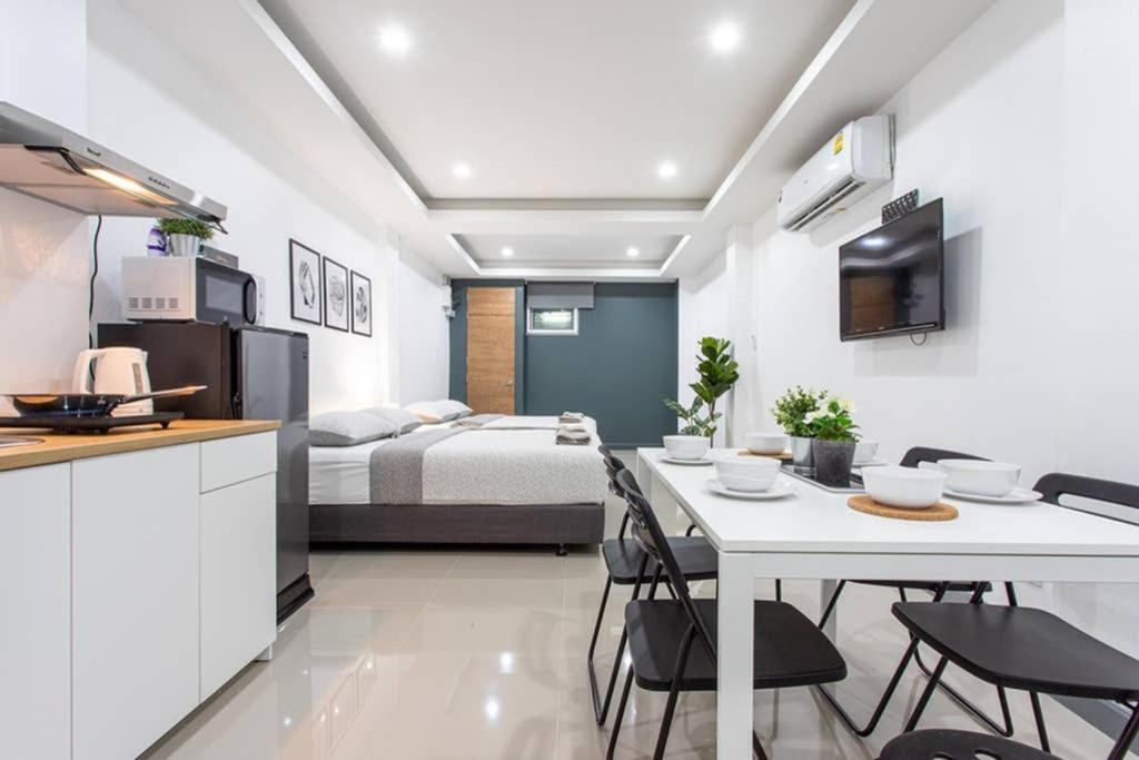 P1 Silom Pan Large Room Full Kitchen Wifi 4-6Pax Банкок Екстериор снимка